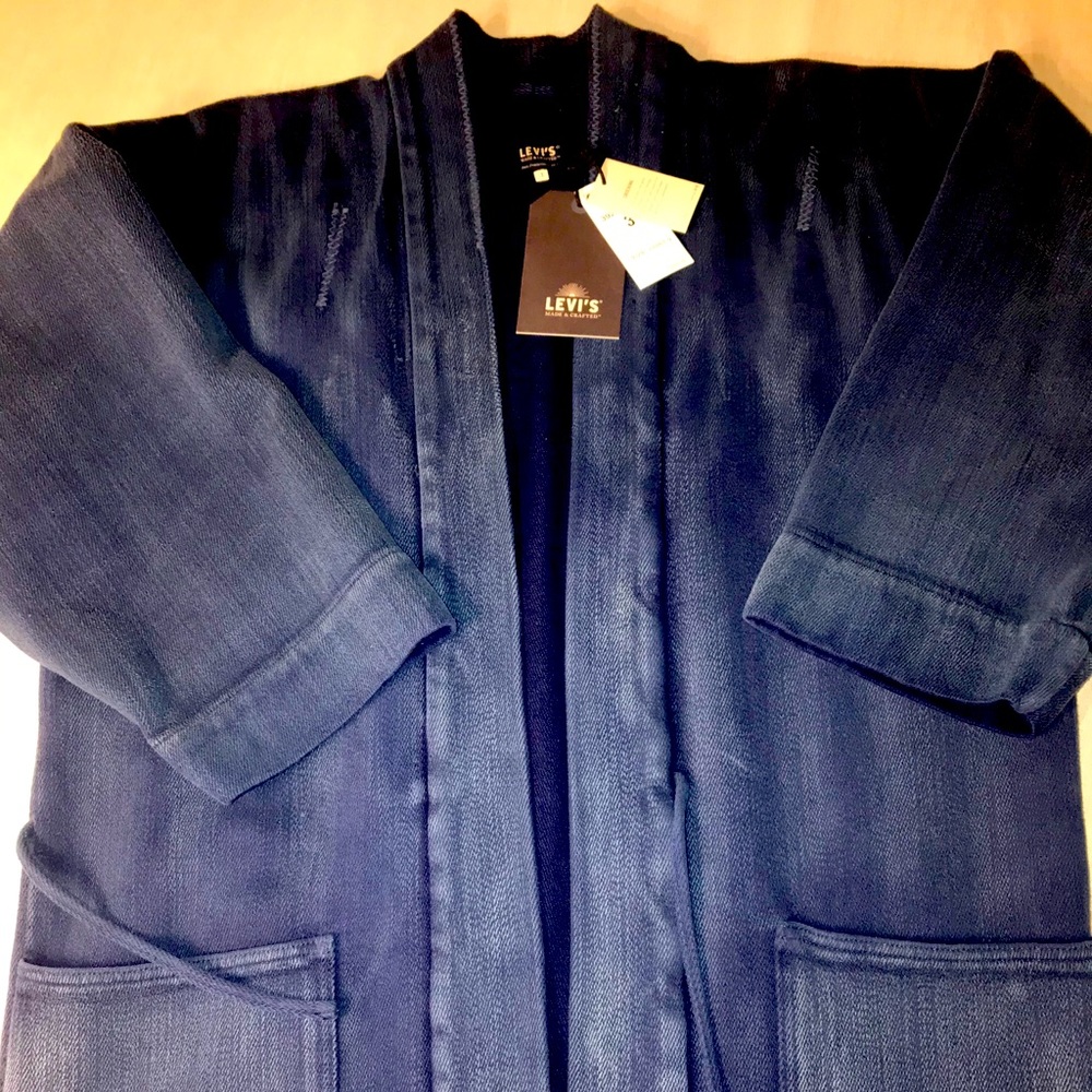 Levi’s 👘 inspired by traditional Japanese Kimonos